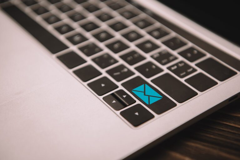 Sending an Email in SwiftCase